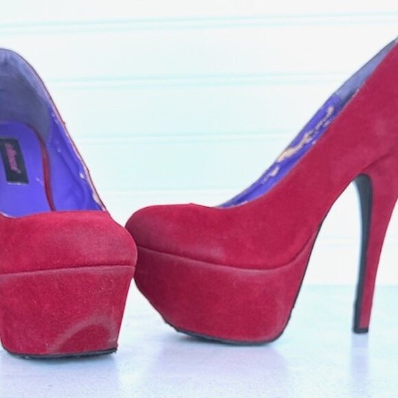 DOLLHOUSE 6 Inch Heels Size 5.5, Red Suede Platform Pumps - Picture 4 of 12